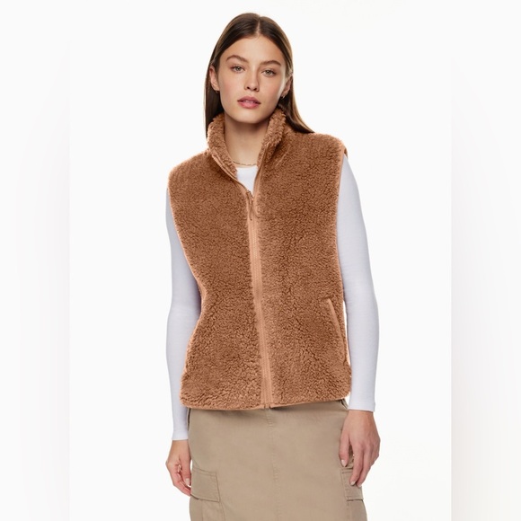 Aritzia Tna Cody Massive Polar Vest - Picture 4 of 11
